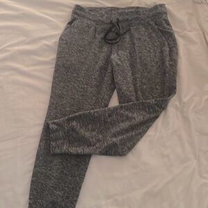 Lululemon gray joggers brand new condition Size 12